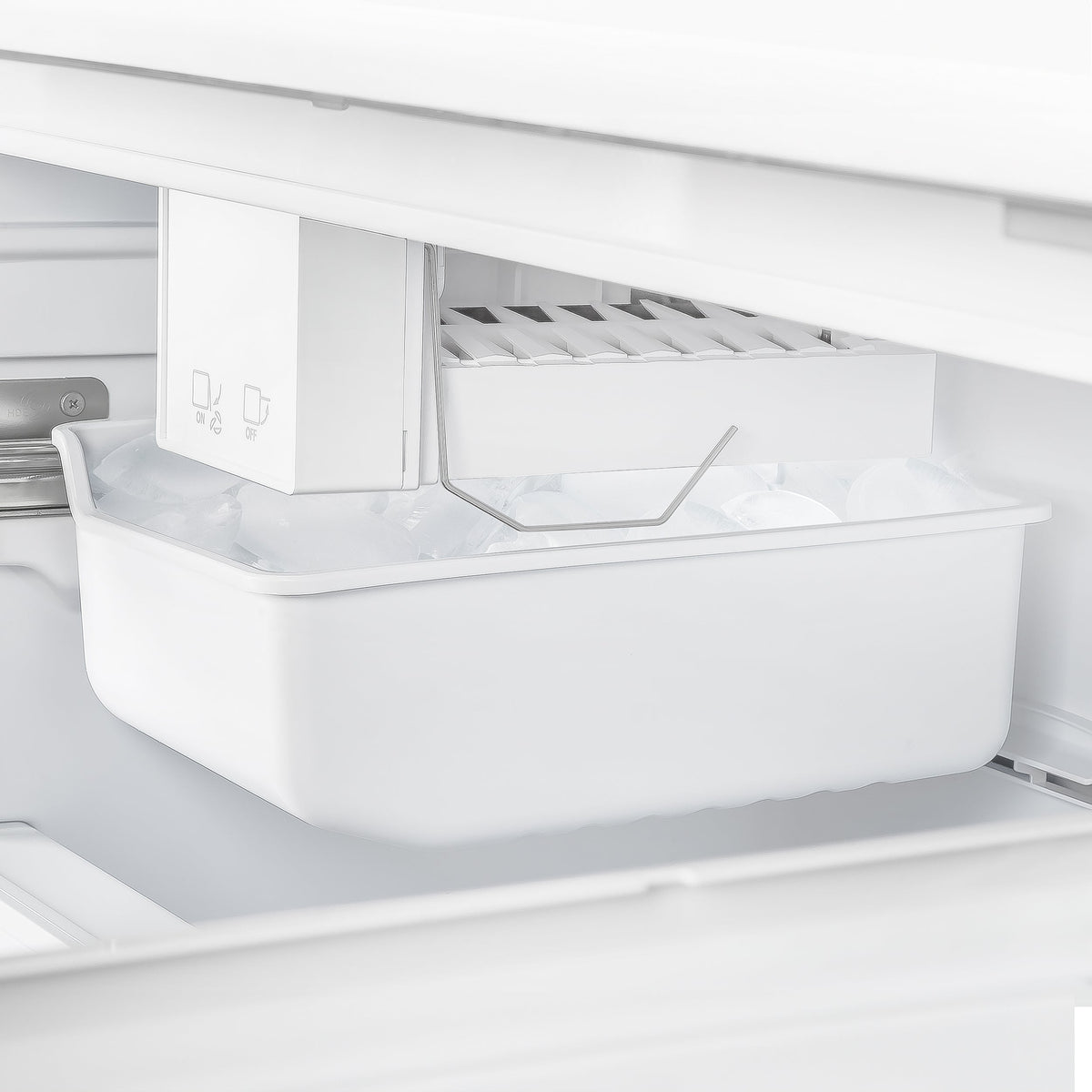 FORNO Gallipoli 30-Inch French Door Refrigerator, 17.5 cu ft, White, Ice Maker, Stainless Steel Handles (Model FFFFD1974-31WHT)