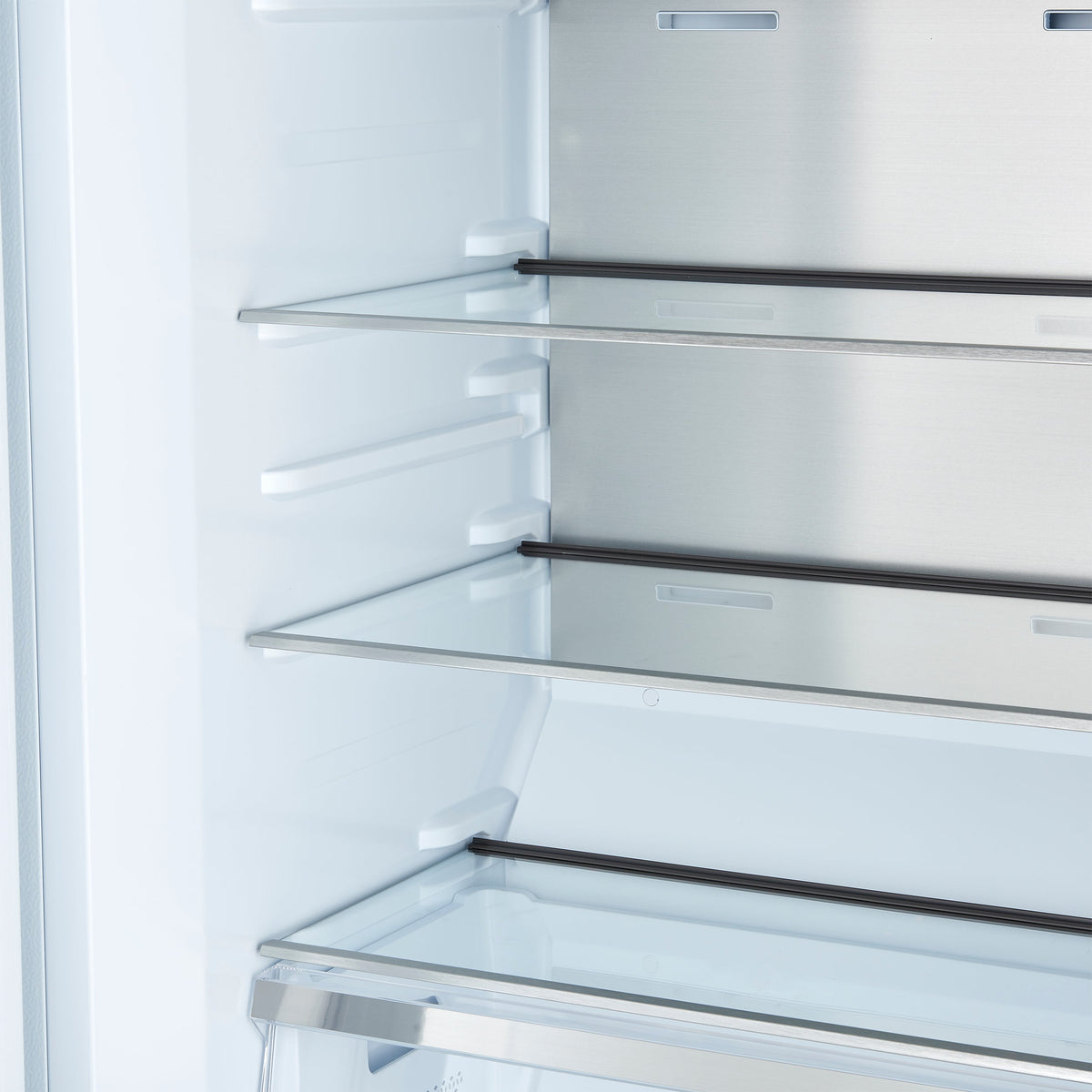 FORNO Maderno 32-Inch Built-In Convertible Refrigerator Freezer, 13.6 cu. ft., Left Swing, White with Antique Brass Handle, Model FFFFD1722-32LSG-WHT